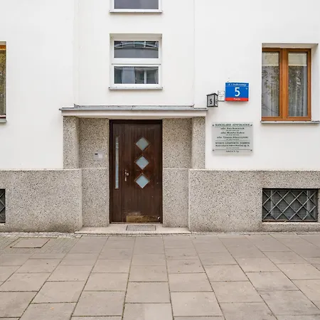 Powisle Riverside By Bookinghost