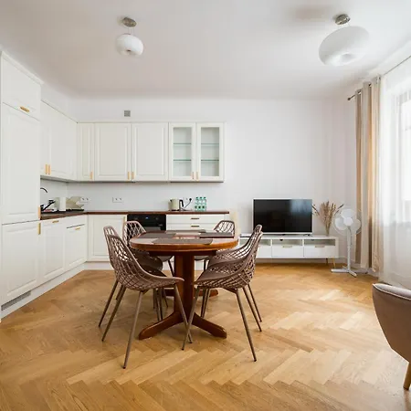 Powisle Riverside By Bookinghost