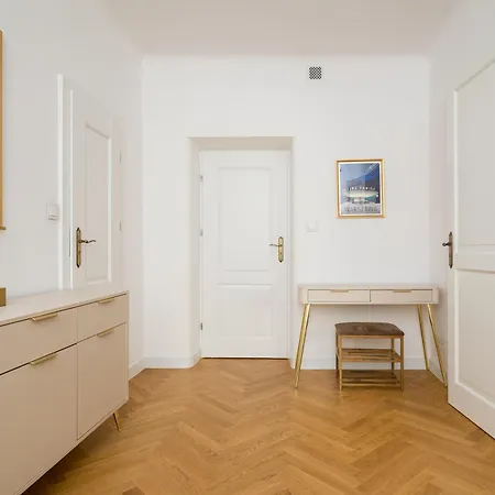 Powisle Riverside By Bookinghost Lejlighed