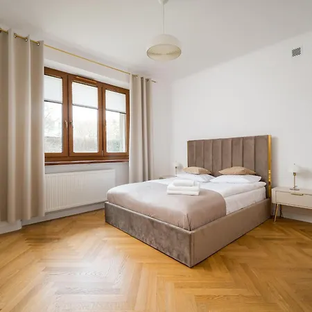 Powisle Riverside By Bookinghost * ワルシャワ