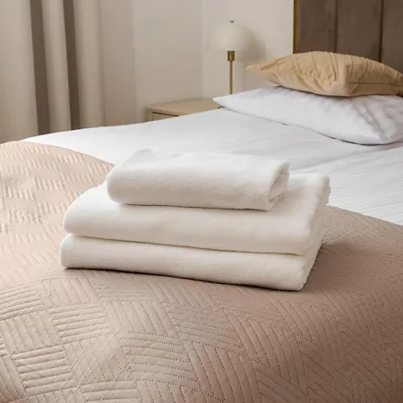 Powisle Riverside By Bookinghost *