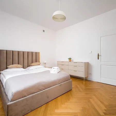 Powisle Riverside By Bookinghost アパート *