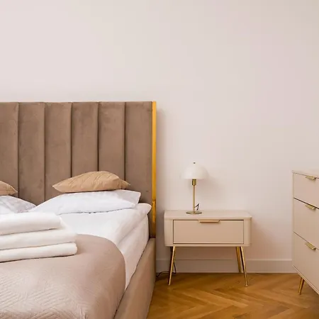 Powisle Riverside By Bookinghost Warschau