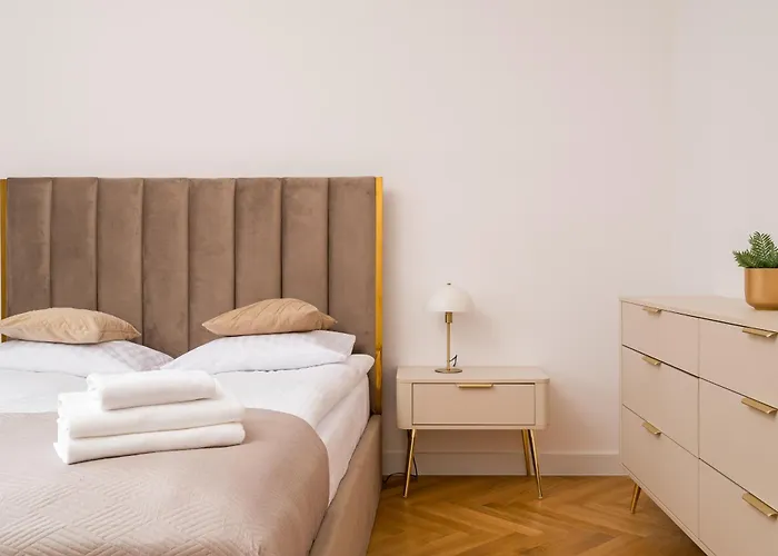 Powisle Riverside By Bookinghost Warszawa