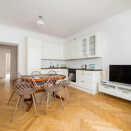 Powisle Riverside By Bookinghost *