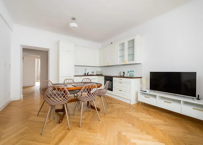 Powisle Riverside By Bookinghost *