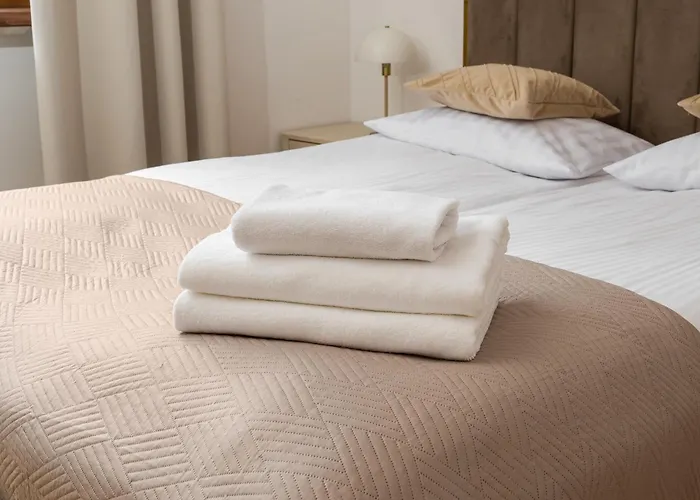 Powisle Riverside By Bookinghost *